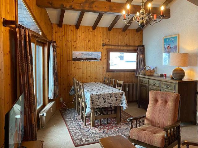 Modest 2BR Apartment Near Ski Slopes with Balcony, Parking, and WiFi FR-1-459-201 - La Clusaz