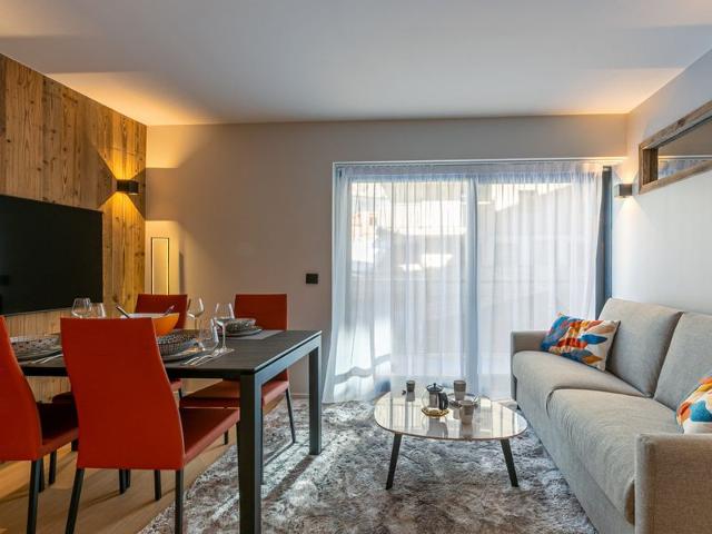 Ski-in/Ski-out Apartment with WiFi, Garage, and Balcony in Val-d'Isère FR-1-694-347 - Val d'Isère Le Châtelard