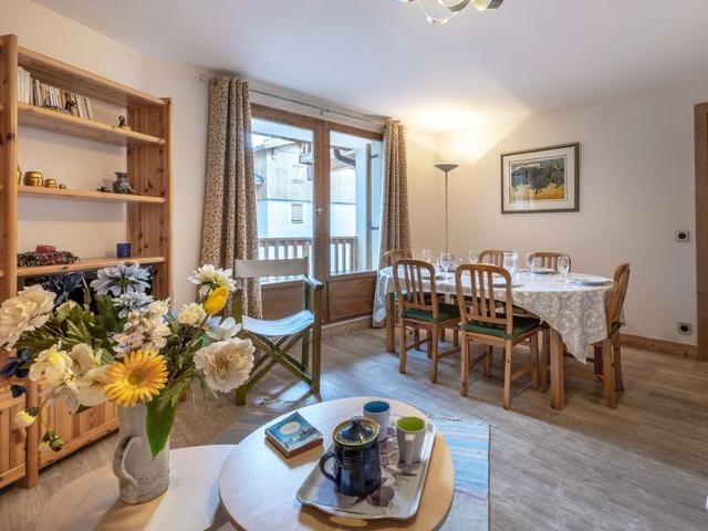 Spacious 3-Room Apartment with Balcony, Parking, and WiFi in Val-d'Isère FR-1-694-33 - Val d'Isère Centre