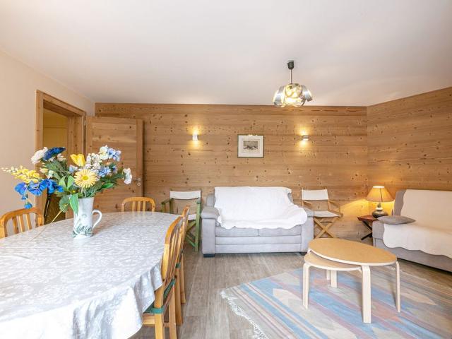 Spacious 3-Room Apartment with Balcony, Parking, and WiFi in Val-d'Isère FR-1-694-33 - Val d'Isère Centre