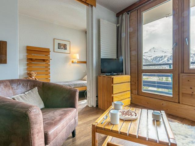 Ski-in/ski-out apartment in La Daille with balcony and equipped kitchen FR-1-694-175 - Val d'Isère La Daille