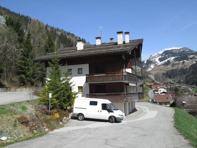 Charming Studio with Mountain Decor, Access to Wellness Area, Close to Ski Slopes, Pet Friendly FR-1-467-28 - Le Grand Bornand