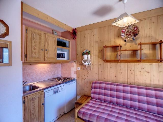 Ski-In/Ski-Out 1BR Apartment - Mountain Views, Sleeps 4 - Les Menuires FR-1-178-37 - Les Menuires Bruyères