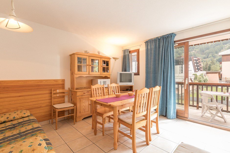 Apartments Les Gentianes - Appartment Hameau Du Bez Ete LSA240-E112 - Serre Chevalier 1400 - Villeneuve