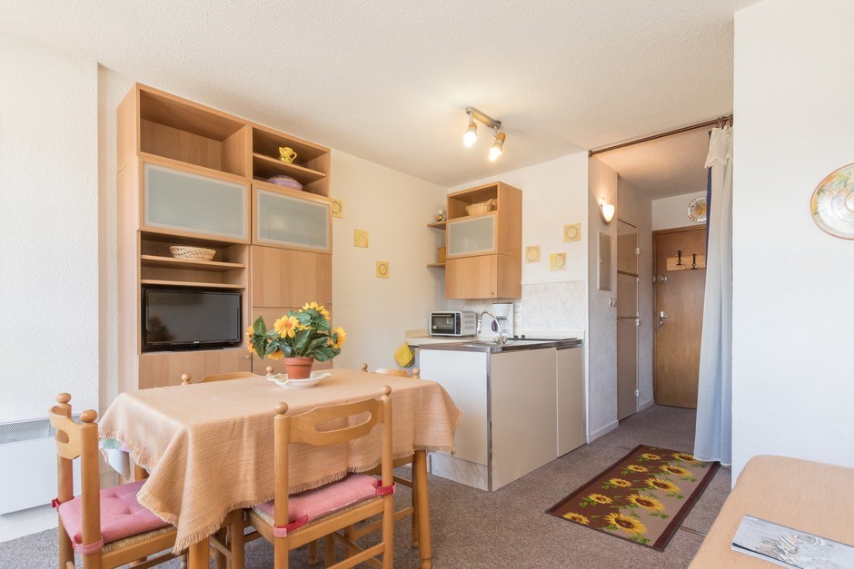 Apartments Les Gentianes - Appartement Serre D'aigle CHA200-0502 - Serre Chevalier 1350 - Chantemerle