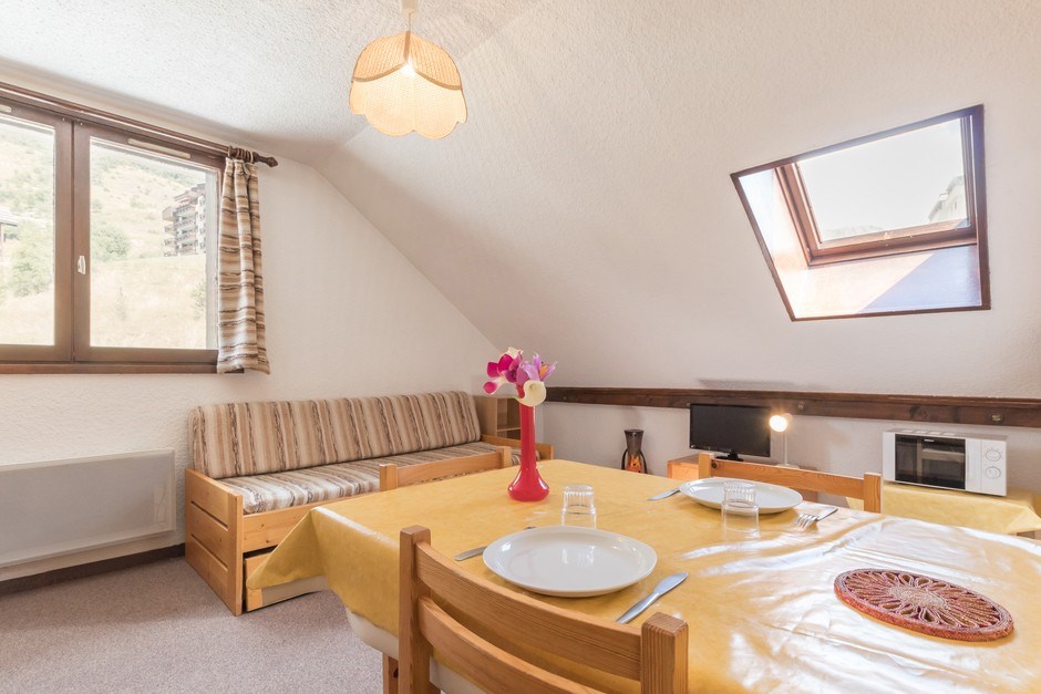 Apartments Les Gentianes - Appartements Bois Des Coqs 35117 - Serre Chevalier 1350 - Chantemerle