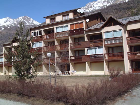 Apartments Les Gentianes - Appartements Grand Serre Che 35717 - Serre Chevalier 1400 - Villeneuve