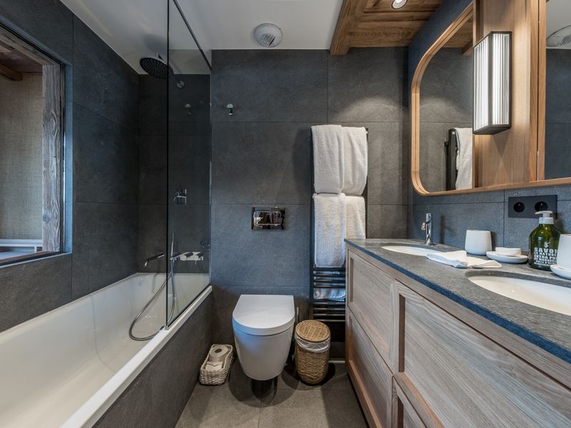 Luxury penthouse with terrace, sauna, and hot tub, 5 bedrooms FR-1-613-123 - Méribel Les Allues 1200