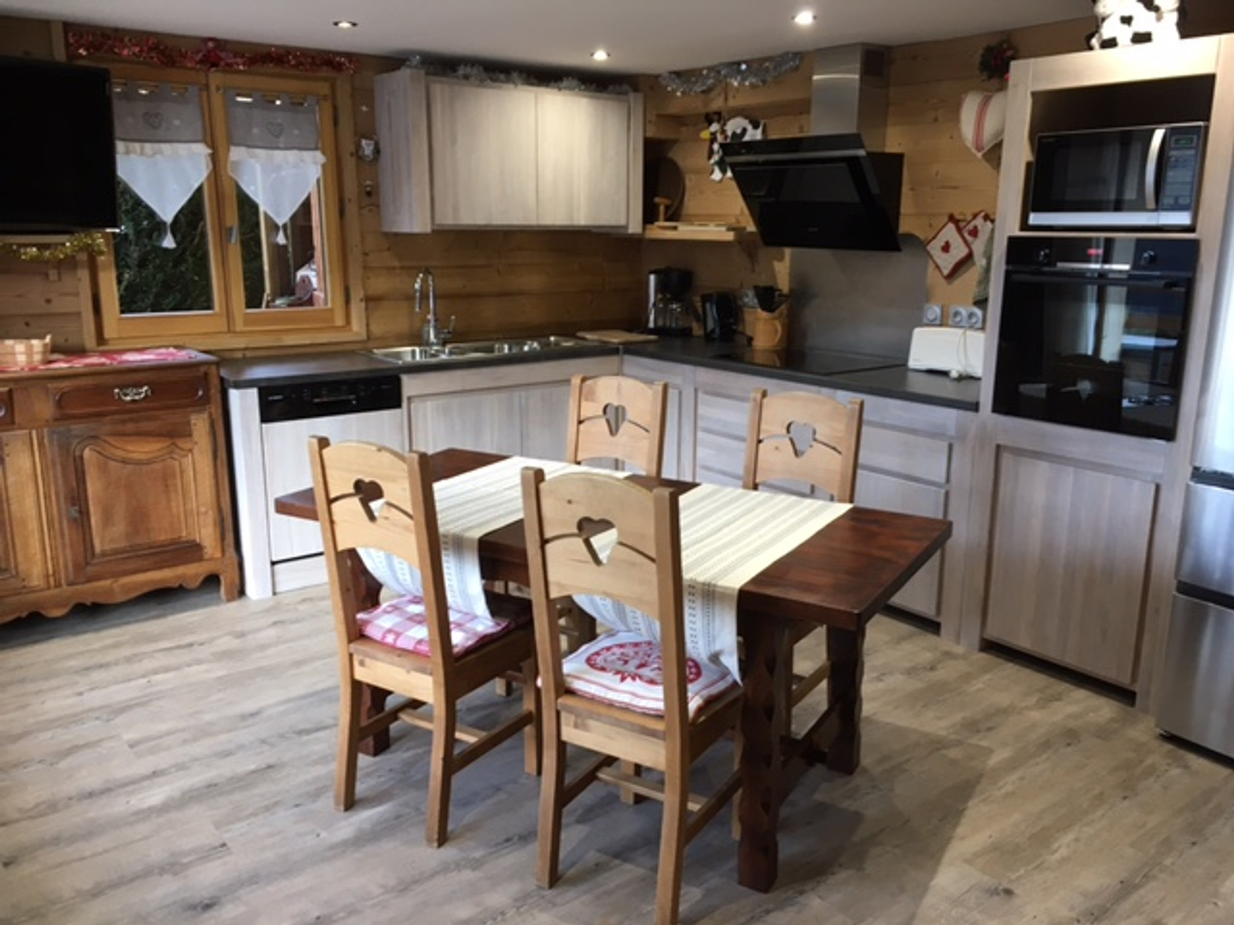 Cozy 2-room apartment with sunny terrace, near shuttle, pets allowed, parking FR-1-467-32 - Le Grand Bornand