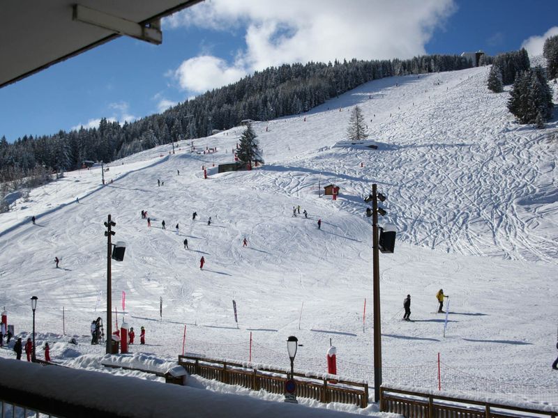 Courchevel: Ski-In/Ski-Out, 3 BR, Wifi, Parking, 4 pax FR-1-575-24 - Courchevel 1550