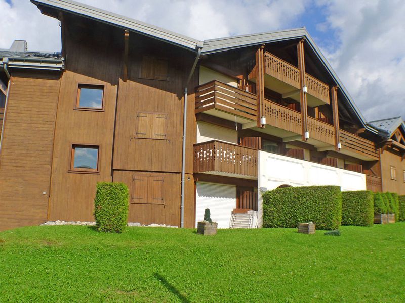 Ski-In/Ski-Out Studio with Balcony and Parking in Morillon FR-1-629-74 - Morillon Village