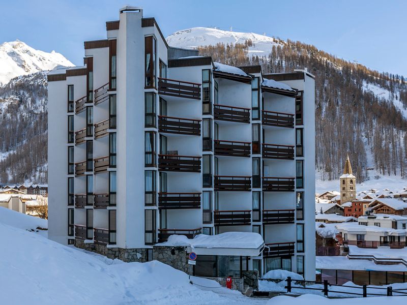Elegant 3-Room Apartment with Balcony in Central Val-d'Isère – Sleeps 6, Modern Amenities FR-1-694-1 - Val d'Isère Centre