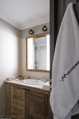 Room 3 persons (2 adults + 1 child) PROMODP - Hôtel Village Montana 4* - Tignes 2100 Le Lac