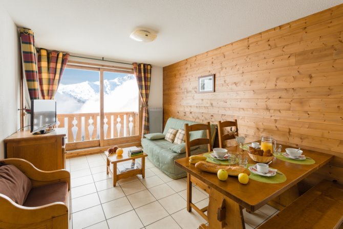 2-room cabin apartment 6 people or 3-room apartment 6 people - travelski home select - Residence L'Arollaie 4* - Plan Peisey