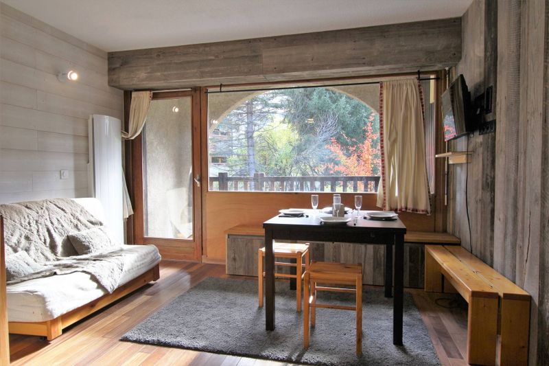 2 Bedroom Cabin Apartment for 6 People - Appartment Prarial CHA410-A021 - Serre Chevalier 1350 - Chantemerle