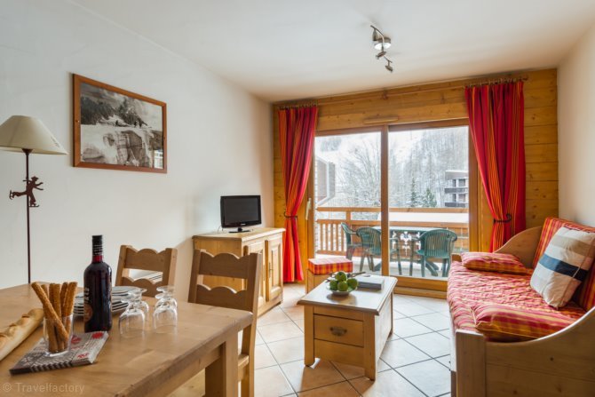 3-room apartment or 3-room duplex apartment for 6 guests - travelski home premium - Residence Le Hameau du Rocher Blanc 4* - Serre Chevalier 1350 - Chantemerle