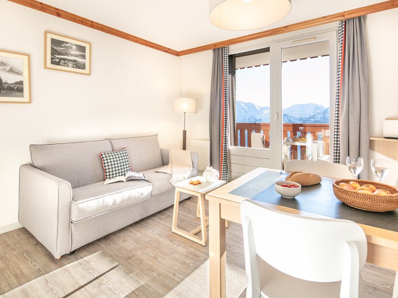 Apartment 6 people - 1 bedroom + 1 sleeping alcove - Renovated - Pierre & Vacances Residence Les Bergers - Alpe d'Huez
