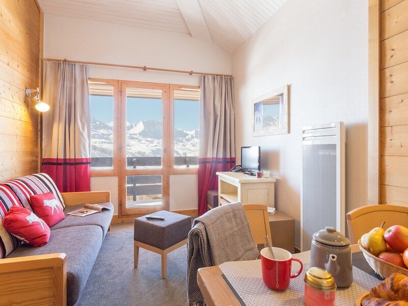 Apartment for 4 people - 1 bedroom - Mountain view - South facing - Pierre & Vacances Residence Les Néreïdes - Plagne - Belle Plagne