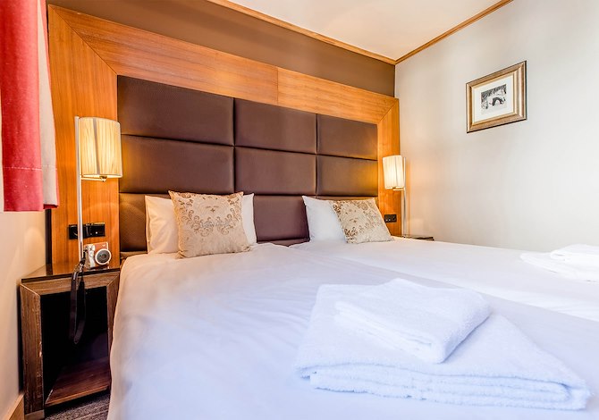 Standard Room North: 1 Adult on Half Board Basis - Hôtel Madame Vacances Ibiza 3* - Les Deux Alpes Venosc