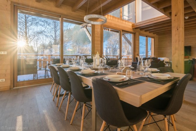 From 190 to 210 m². Kitchen area equipped with dishwasher. - Résidence Les Portes de Megève - Megève