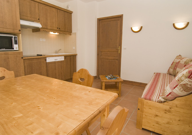 2 Room Apartment for 2/4 People - Résidence Madame Vacances Le Vermont 3* - Valmeinier
