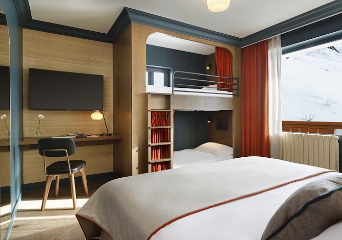 Family Room (2 adults + 2 children) with breakfast, non-refundable - Hôtel Ours Blanc - Les Menuires Reberty 1850