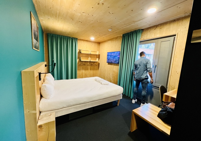Double Room with Breakfast, Non-Refundable - The People Hostel - Les Deux Alpes Centre