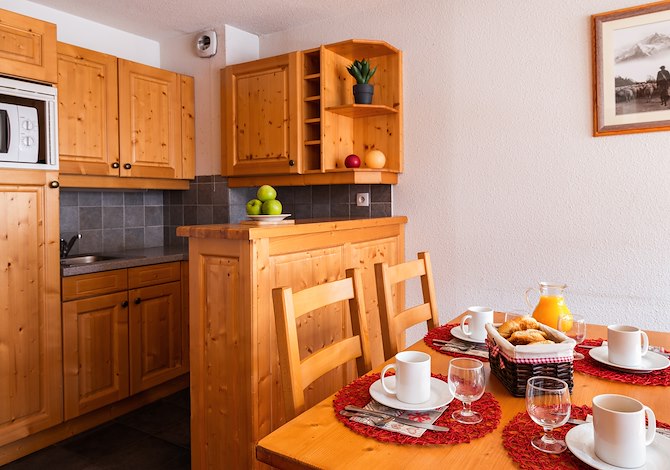 2 Rooms cabin for 5/6 guests - Résidence Lagrange Vacances Les Chalets du Galibier 4* - Valloire