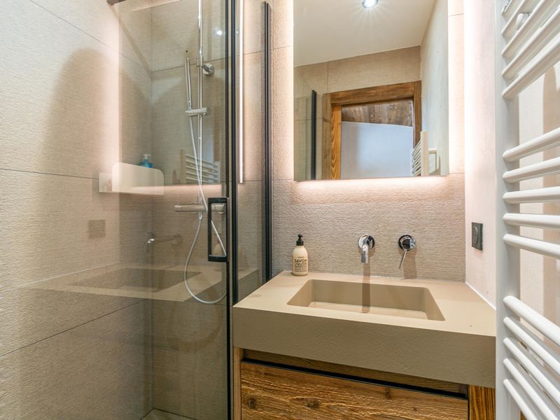 Elegant apartment with fireplace and WIFI, 2 bedrooms FR-1-694-376 - Val d'Isère Centre