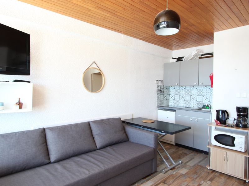 Studio Chamrousse, 1 room, 4 persons - Ideal Studio for 3 Near Slopes, Shops – Ground Floor, West-Facing FR-1-340-6 - Chamrousse