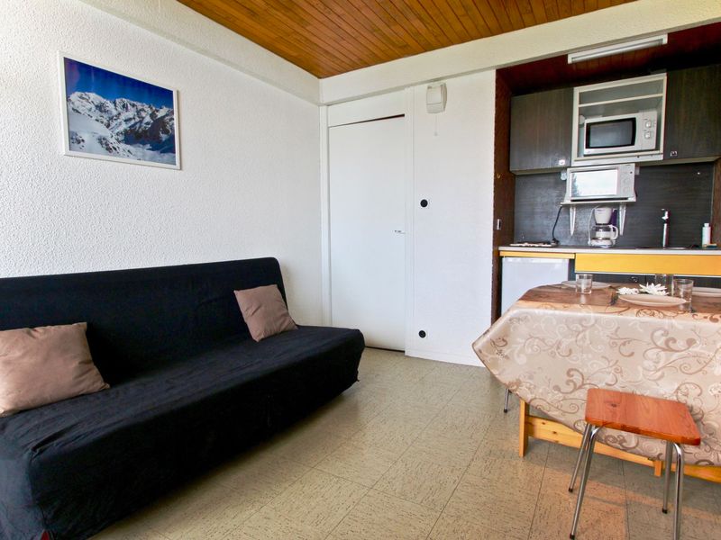 Studio Chamrousse, 1 room, 3 Guests - Résidence LES CARLINES - Chamrousse
