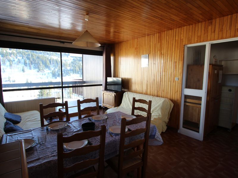 Apartment Chamrousse, 1 bedroom, 6 persons - Cozy Apartment, 2 Rooms, Sleeps 6, Balcony, Pet-Friendly, Chamrousse 1650 FR-1-340-101 - Chamrousse
