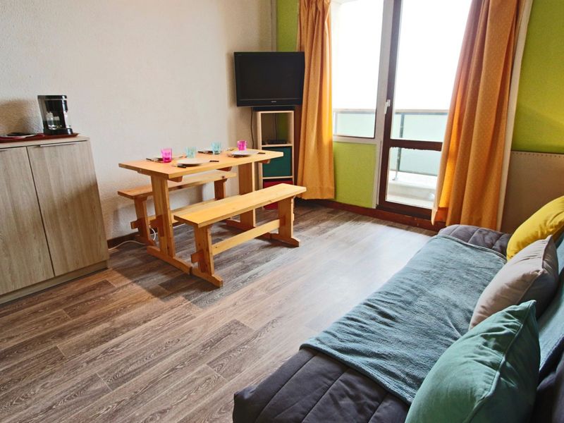 Studio Chamrousse, studio flat, 4 persons - Bright renovated studio, balcony, pets welcome FR-1-340-154 - Chamrousse