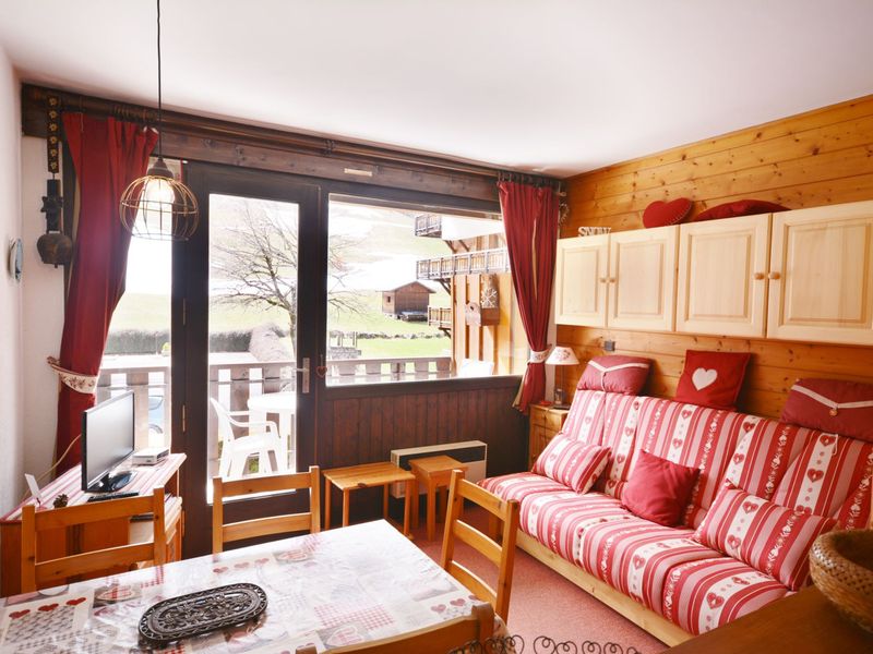 Studio Morzine, studio flat, 4 persons - Studio for 4 near Morzine Center and Slopes with Garage, Balcony, and Ski Storage FR-1-684-15 - Morzine
