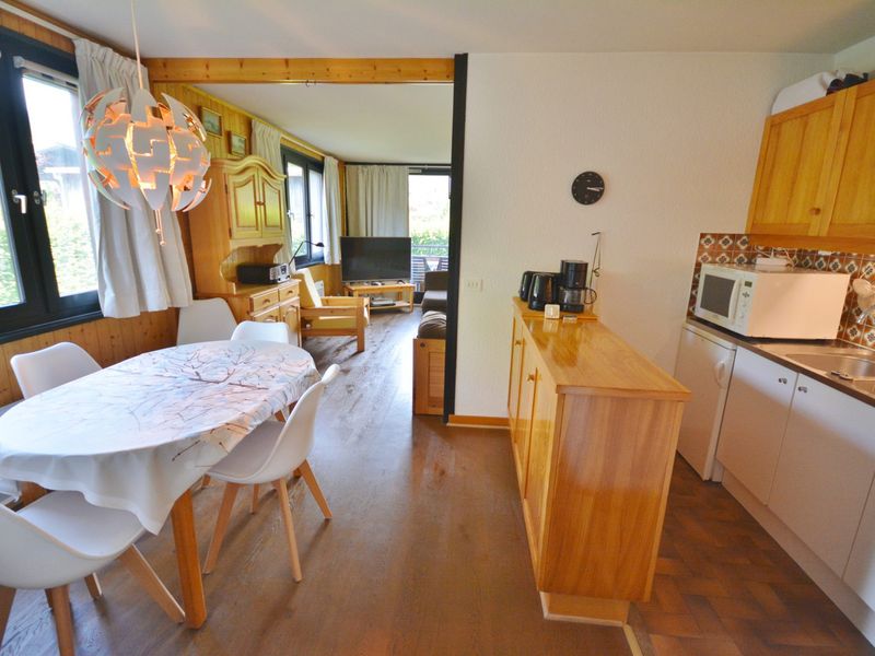 Apartment Morzine, 1 bedroom, 4 persons - Cozy 1BR Apartment with Terrace, Near Ski Lift, Sleeps 4, Free WiFi & Parking - Morzine FR-1-684-16 - Morzine