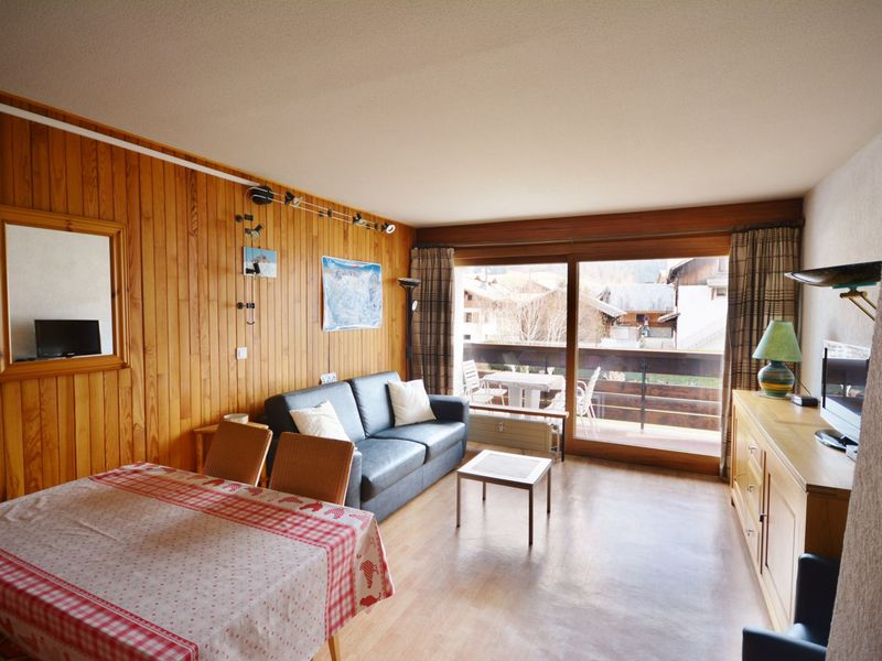 Studio Morzine, studio flat, 4 persons - Cozy Central Studio for 4 in Morzine - Balcony, Mountain Views, Near Lifts, Amenities Included FR-1-684-17 - Morzine