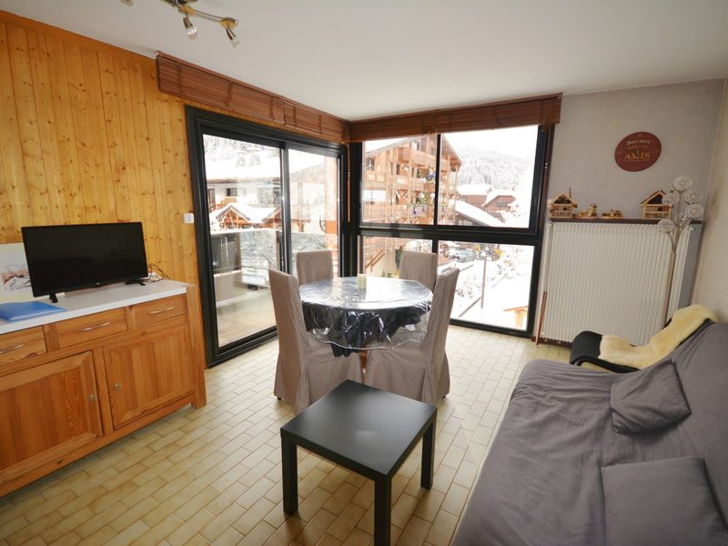 Apartment Morzine, 2 bedrooms, 6 persons - Central Duplex for 6 with Balcony, Near Ski Lifts and Shops FR-1-684-32 - Morzine