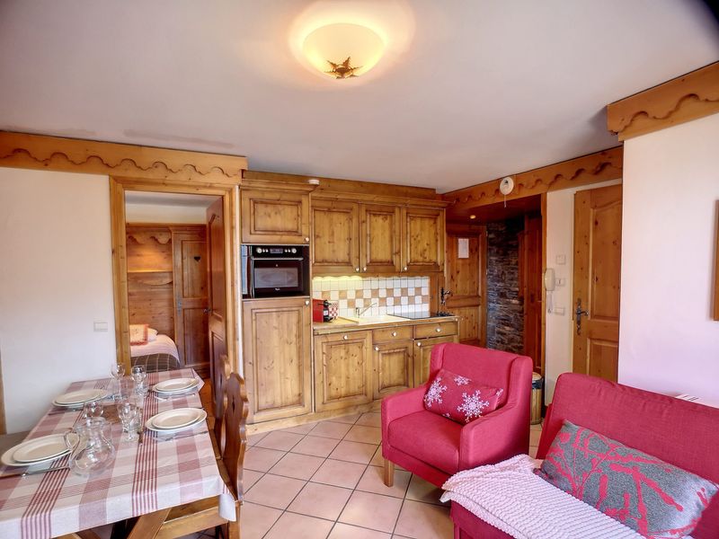 Appartement Les Menuires, 3 pieces, 6 personnes - Stunning 2BR Apt in Reberty 2000: Ski-in/Ski-out, Parking, Pool, Spa, Sauna, Sleeps 6 FR-1-178-366 - Les Menuires Reberty 2000