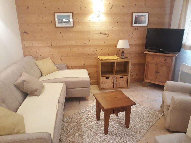 Apartment Morillon 1100, 2 bedrooms, 7 persons - Spacious 3-Room Apartment for 7 in Les Esserts, Morillon, Near Ski Lifts FR-1-412-70 - Morillon 1100 Les Esserts