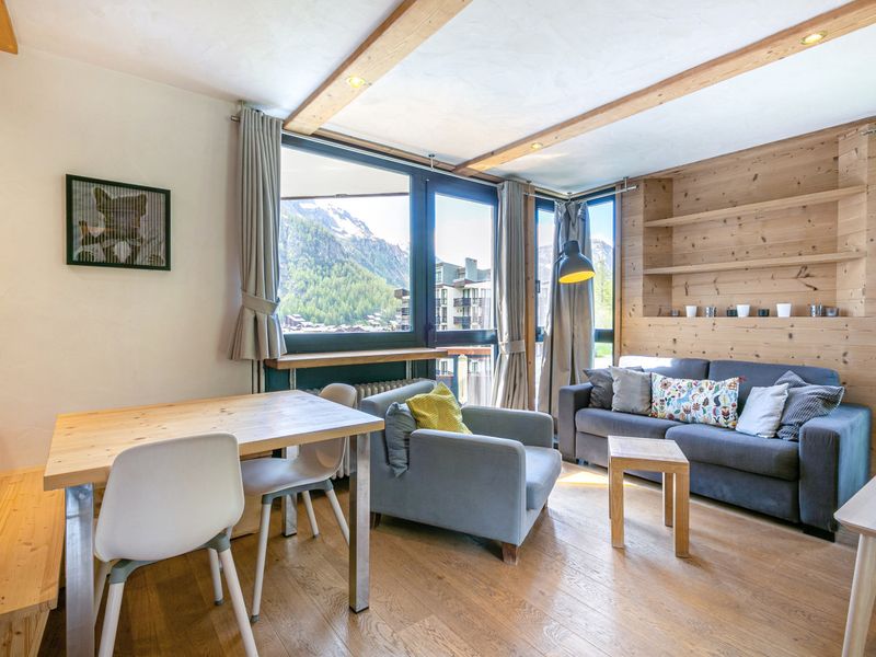 Apartment Val-d'Isere, 3 Rooms, 6 Guests - Elegant 3-Room Apartment with Balcony in Central Val-d'Isère – Sleeps 6, Modern Amenities FR-1-694-1 - Val d'Isère Centre