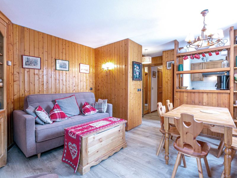 Appartement Val-d'Isere, 3 pieces, 6 personnes - Cozy Apartment with Parking, WiFi & Balcony Near Ski Lifts FR-1-694-233 - Val d'Isère Centre