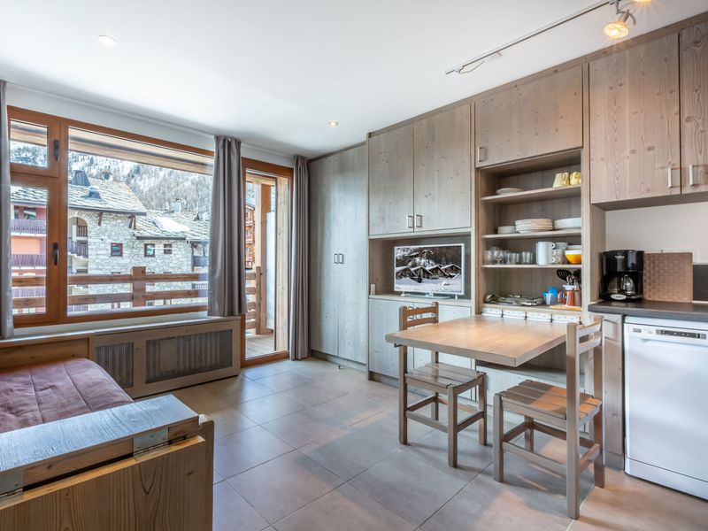 Studio Val-d'Isère, studio flat, 4 persons - Luxury Studio with Balcony, Ski-in/Ski-out, Central Val-d'Isère FR-1-694-299 - Val d'Isère Centre