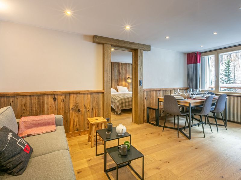Appartement Val-d'Isere, 4 pieces, 6 personnes - Elegant, Spacious South-Facing Apartment with Balcony, Near Ski Slopes FR-1-694-311 - Val d'Isère Le Laisinant