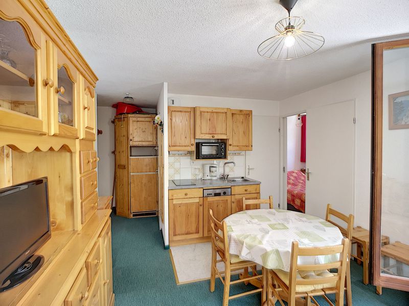 Appartement Les Menuires, 3 pieces, 5 personnes - South-Facing 2-Bedroom Apt in Les Menuires, Ski-In/Ski-Out, Sleeps 5 FR-1-178-179 - Les Menuires Bruyères