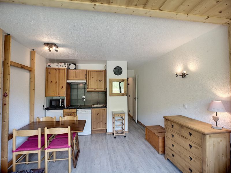 Appartement Les Menuires, 2 pieces, 5 personnes - Cozy 2-Room Apt for 5, South-West Exposure, Renovated, Ski-in/Ski-Out, Free WiFi - Les Menuires FR-1-178-70 - Les Menuires Reberty 1850