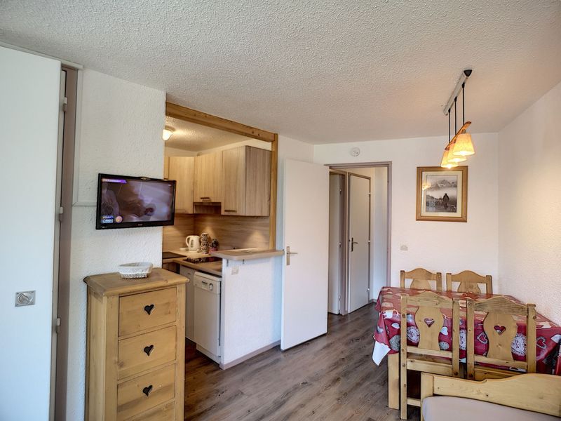 Apartment Les Menuires, 1 bedroom, 4 persons - Charming Renovated 1-Bedroom Apartment, Ski-in/Ski-out, South-Facing Balcony - Les Menuires FR-1-178-133 - Les Menuires Reberty 1850