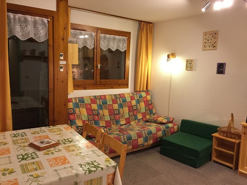 Apartment Les Menuires, 1 bedroom, 5 persons - Cozy 2 rooms + cabin, 5 ppl, ski-in/ski-out, Bruyères area FR-1-178-192 - Les Menuires Bruyères