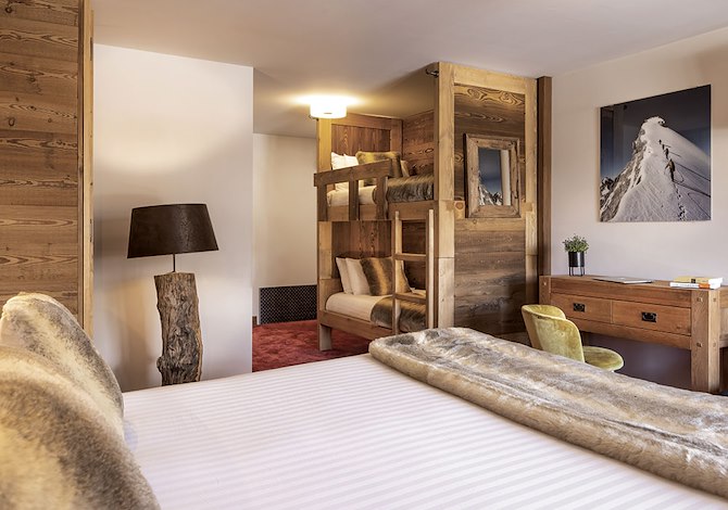 Family Room for 4 persons (3ad&1child-12years) - Hôtel Ski Lodge 3* - Val d'Isère Centre