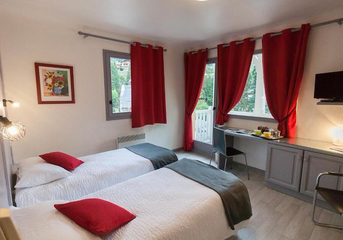 Superior Twin Room - Hotel Le Belvédère 3* - Brides les Bains