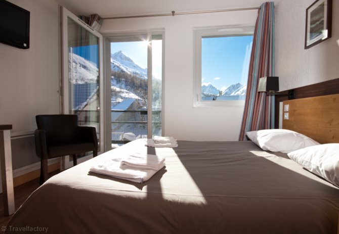 2/3-person room for 2 adults and 1 child (aged 6 to 13), full board - Village-Club Nea Club La Pulka 3* - Valloire